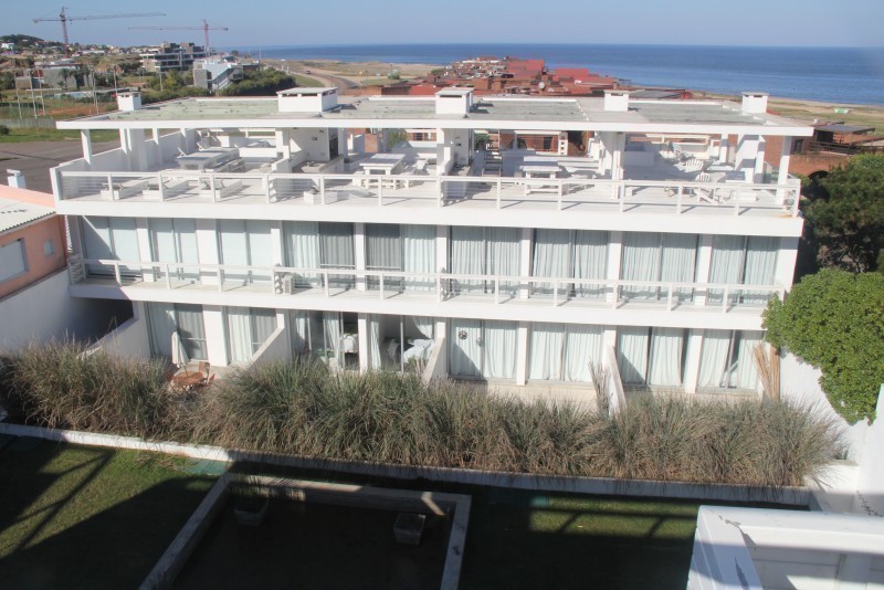 Hermoso penthouse en Manantiales de la ruta al mar
